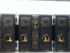 并联充电器插头接线方法是什么？