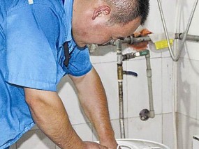 如何正确清洗崇礼储水式热水器（崇礼热水器清洗方法解析）