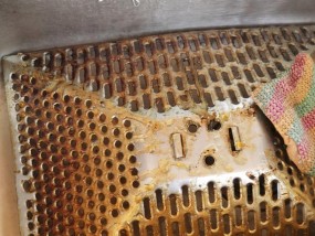 以食用碱清洗抽油烟机的方法（简单）