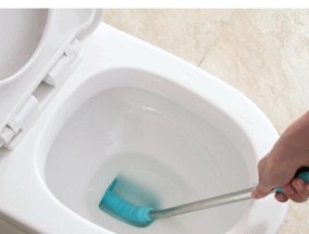 如何有效地通马桶堵塞（简单方法和实用技巧帮助你解决堵塞的问题）