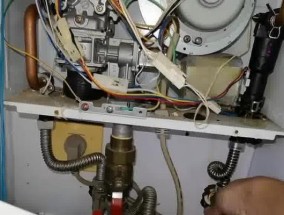 壁挂炉加水不进水解决方法（教你轻松应对壁挂炉加水不进水的问题）