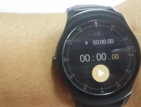 智能手表后面冒绿光代表什么？这是正常现象吗？