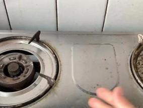 燃气灶一边打不着火另一边正常的原因及解决方法（探究燃气灶火焰不均匀的问题）
