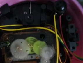 燃气灶铁管脱落的修理方法（轻松解决家中燃气灶铁管脱落问题）