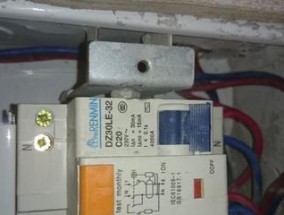 空调开机跳闸的原因和解决办法（探究空调开机跳闸的根本原因）