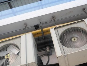 中央空调涂料清洗方法详解（保持空调外观焕然一新的小窍门）