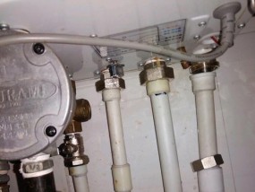 壁挂炉生活热水的异响问题及解决方法（探究壁挂炉生活热水异响的原因）