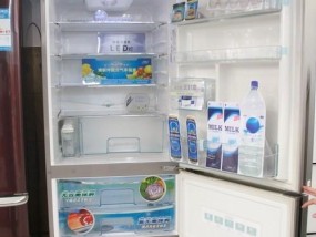 冰箱表面亮了怎么办（快速修复冰箱表面亮光问题的实用技巧与建议）