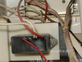 饮水机底部漏水原因及修理方法（如何快速修复饮水机底部漏水问题）