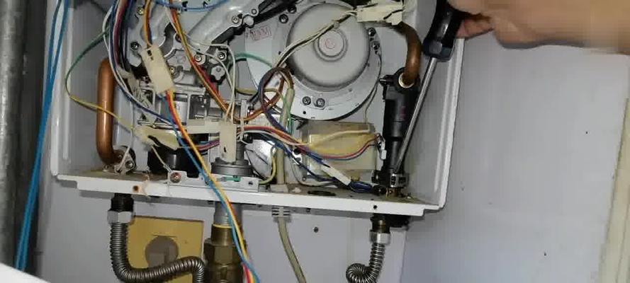 解读巨人牌壁挂炉故障代码，让您轻松应对炉具问题（了解巨人牌壁挂炉故障代码）  第1张