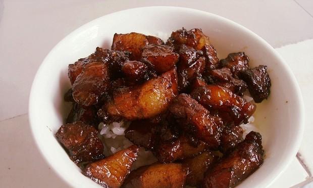 用电饭煲轻松炖制美味红烧肉（偷懒也能享受经典菜肴）  第1张