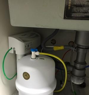 净水器加水后持续响声的原因及解决方法（了解净水器响声背后的问题）  第1张