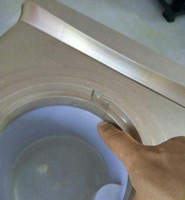 饮水机水箱溢水处理方法（解决饮水机水箱溢水问题的有效措施）  第3张