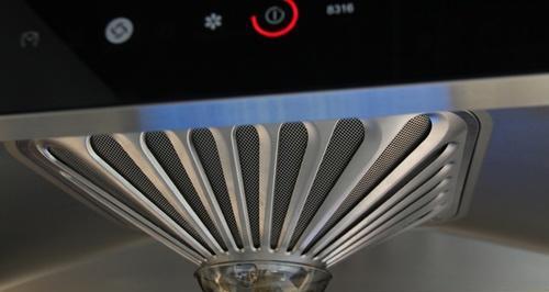 如何正确清洗英格丽油烟机（轻松搞定油烟机清洗）  第1张