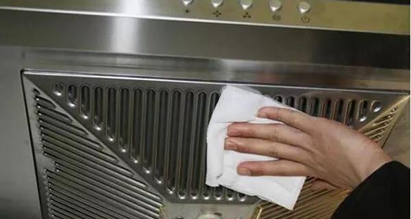 油烟机清洗技巧（以油烟机清洗为例）  第3张