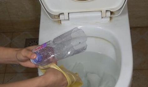 马桶堵塞急救手册（应对马桶堵住的紧急情况）  第2张