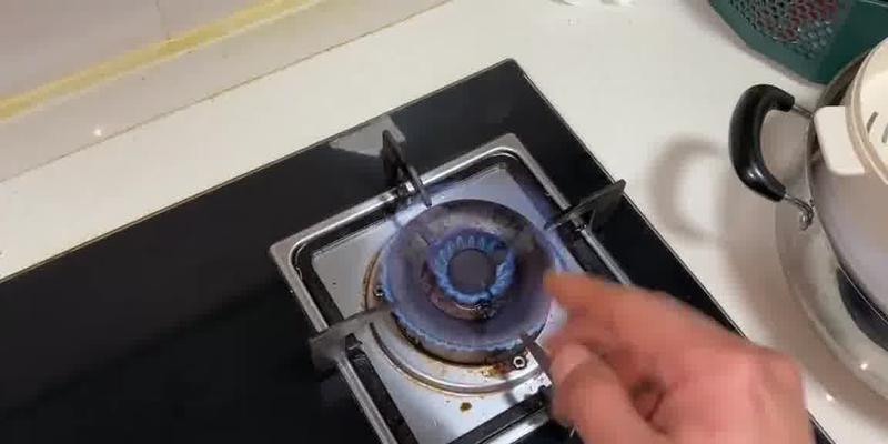 如何修理燃气灶打火困难问题（解决燃气灶打火困难的实用方法）  第1张