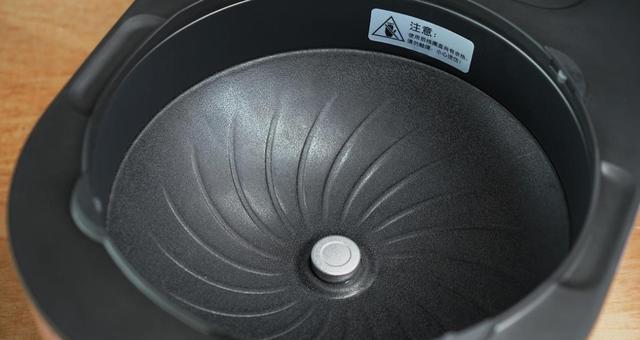 电饭煲没有蒸汽的维修方法（解决电饭煲无蒸汽问题的有效措施）  第1张