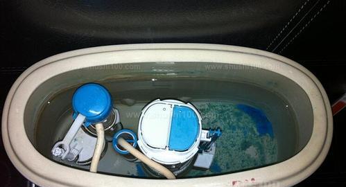 解决马桶水箱漏水的方法（快速修复漏水问题）  第2张