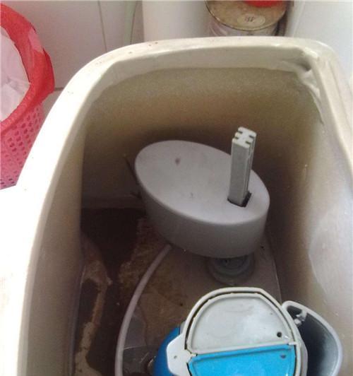 解决马桶水箱漏水的方法（快速修复漏水问题）  第3张