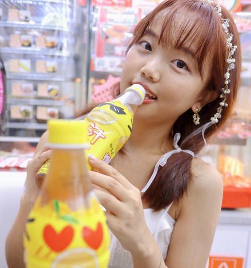 女生拍照不使用手机好吗？替代方案是什么？  第3张