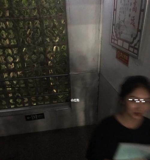为何手机面对面拍照时会模糊？  第2张