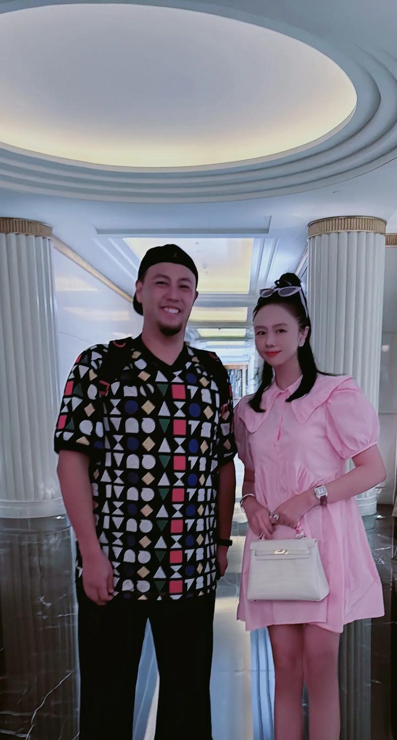手机如何拍摄4人合影？  第3张