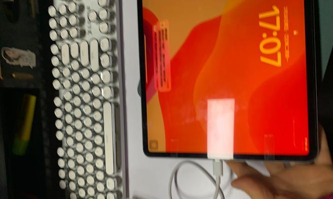 iPad充电器接口正确接法是什么？接错会有哪些问题？  第1张